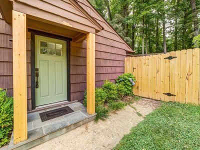 7032 Woodley Ln, Falls Church, VA, 22042