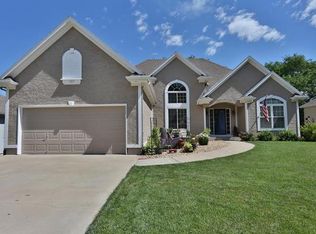 529 NE Hans Dr, Blue Springs, MO 64014
