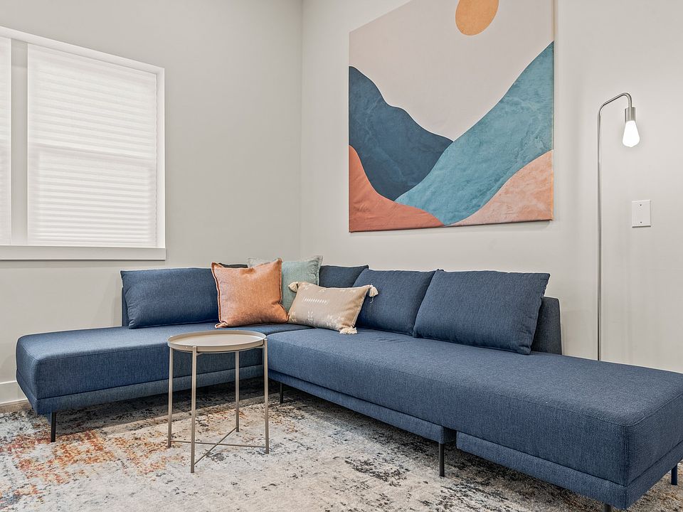 1st image of 714 Maple St APT 4