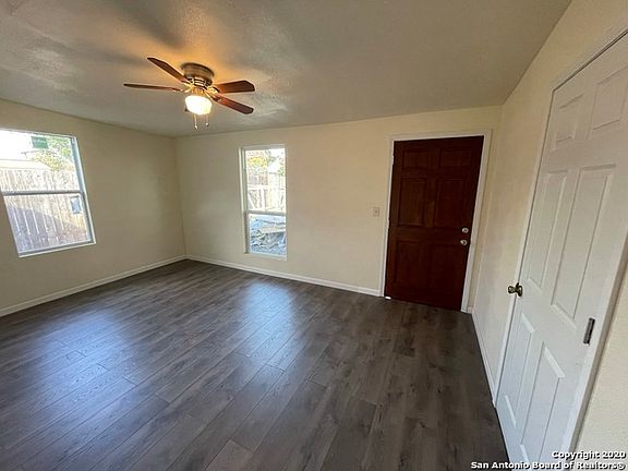 4th image of 4927 Tennyson Dr