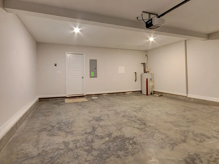 196 Donegal Dr — Photo 39