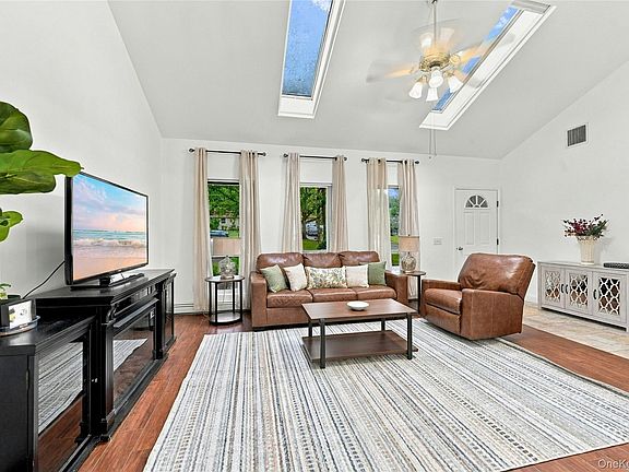 5th image of 16 Georgann Road