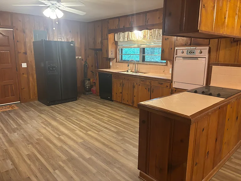 4437 FM 698 — Photo 3