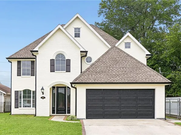 2819 Delille St, Chalmette, LA 70043