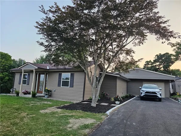 110 Bradmore St, Beaver Falls, PA 15010