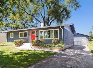 18 Arrowhead Dr, Thornton, IL 60476