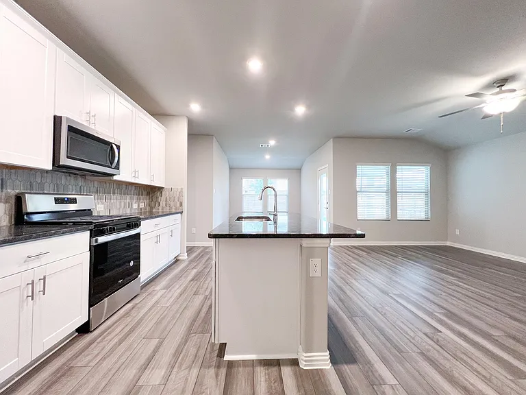 1204 Blue Ridge Pl — Photo 4