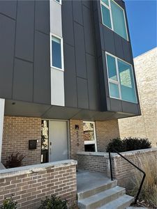 2710 McGee Trafficway, Kansas City, MO, 64112