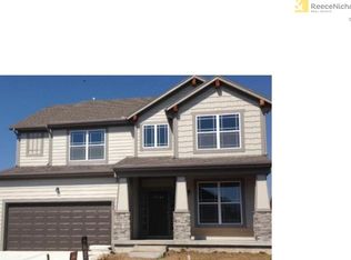 657 S Canyon Dr, Olathe, KS 66061