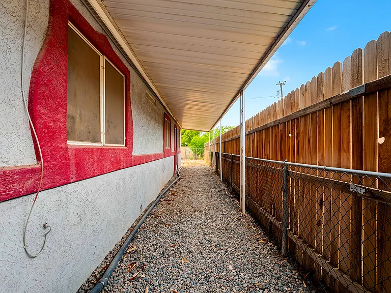 13507 W Stella Ln — Photo 31