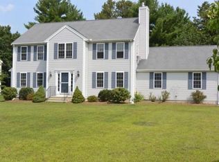 9 Sand Castle Ln, Bellingham, MA 02019