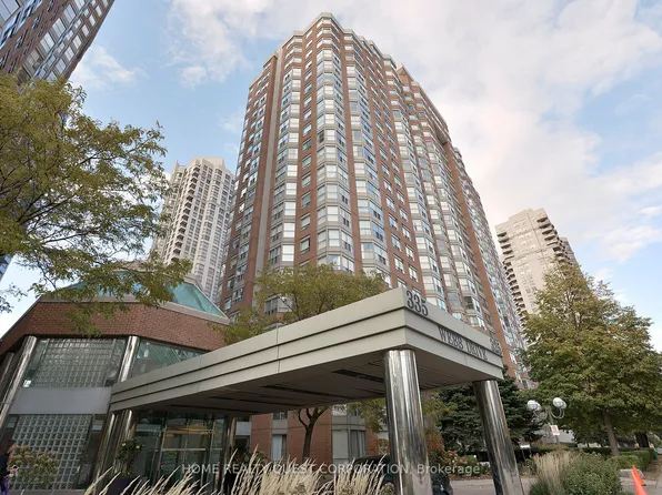 325 Webb Dr, Mississauga, ON