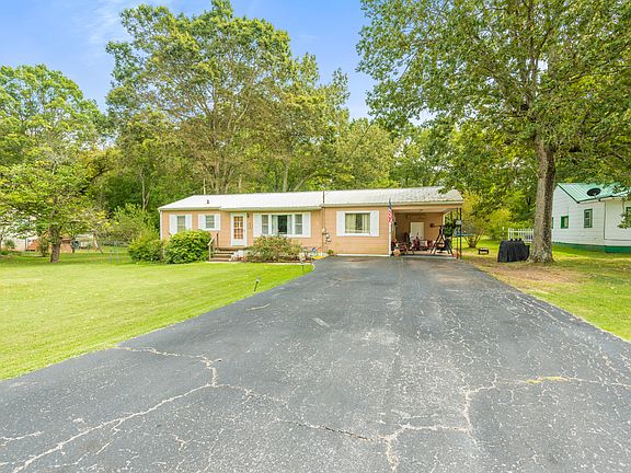 3rd image of 215 Kelsay Dr