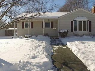 146 Gristmill Rd, Warwick, RI 02889