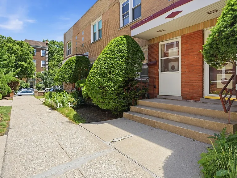 221 S Maple Ave #C — Photo 22