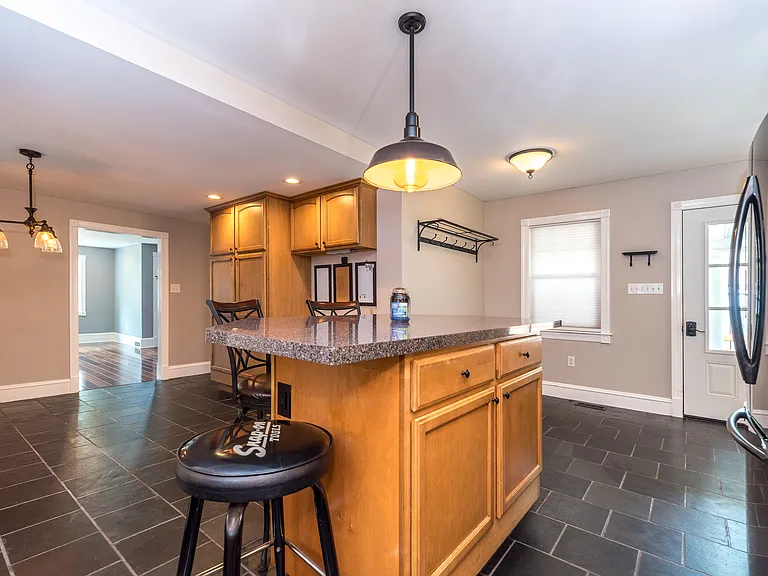 2477 Walnut St — Photo 18