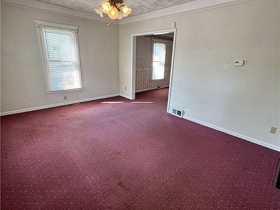 3rd image of 260 Harwood St