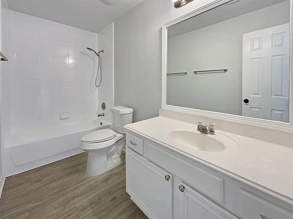 4th image of 28911 Virline Ln #1