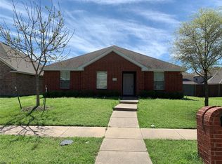 715 Locustberry Dr, Red Oak, TX 75154