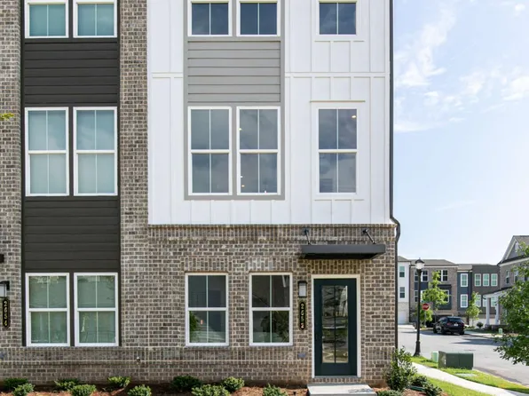 2652 Brookview Ln NW, Atlanta, GA 30318