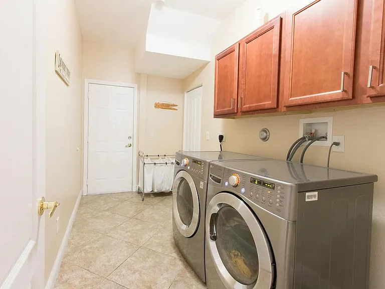 2257 Portofino Ave — Photo 7