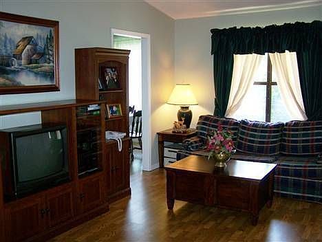 5th image of 43 Owl Hollow Dr