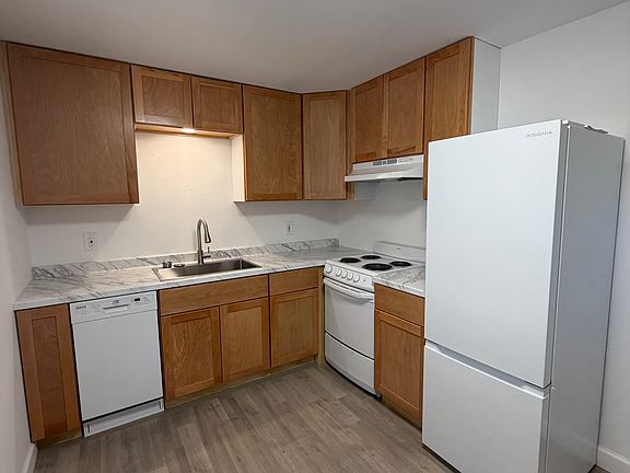 3rd image of 5416 S Cedar St #A