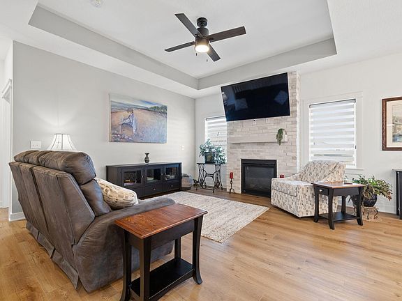 5th image of 1827 Ledges Dr