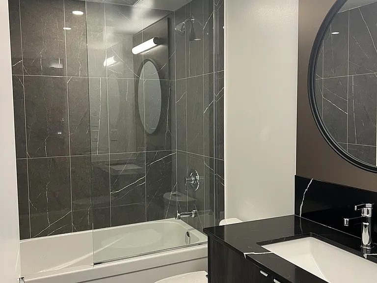 771 Yonge St #705 — Photo 5