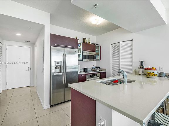 3rd image of 333 NE 24th St APT 1009