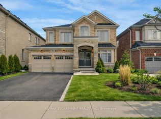 39 Avanti Cres, Hamilton, ON L8B 1W7