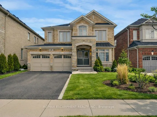 39 Avanti Cres, Hamilton, ON L8B 1W7