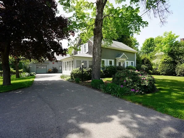 11 North Ave, North Attleboro, MA 02763