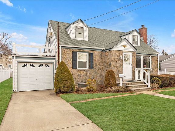 2nd image of 1837 Albermarle Ave