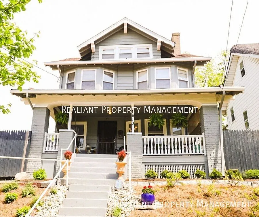 1610 Clarewood Ave #4 photo 1
