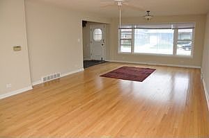 3rd image of 4849 W Jarvis Ave