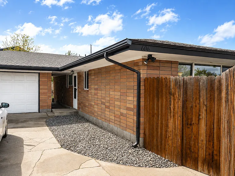 606 Anchor Pl — Photo 18