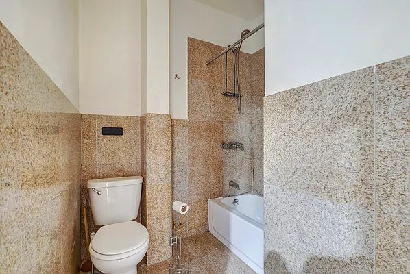 Rented by Compass | media 9