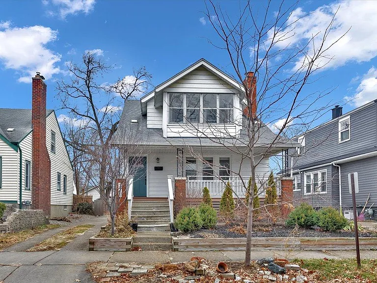 271 E Woodland St — Photo 1