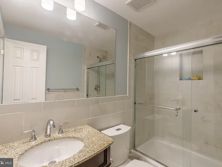 5776 Yellowrose Ct — Photo 16