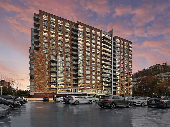4th image of 306 Hudson Park #306