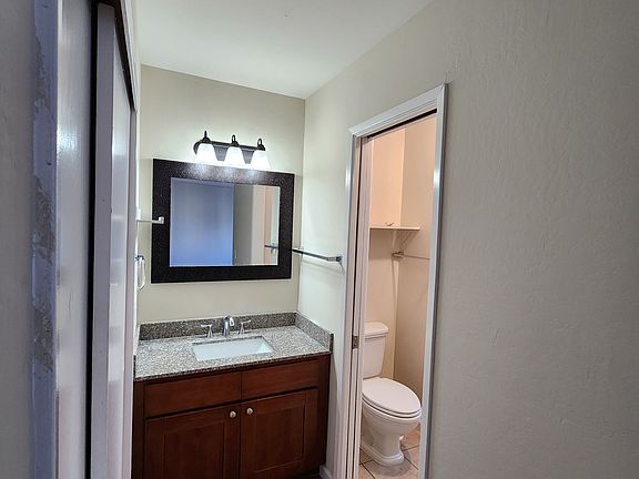 4th image of 1010 Woodgrove Ln