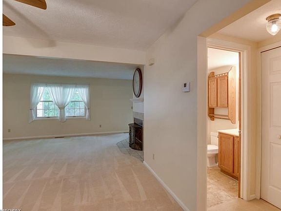 5th image of 6103 Cabot Ct Unit 2