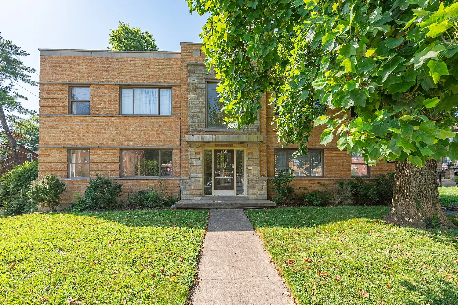 2 bed, $1,350 — Photo 1