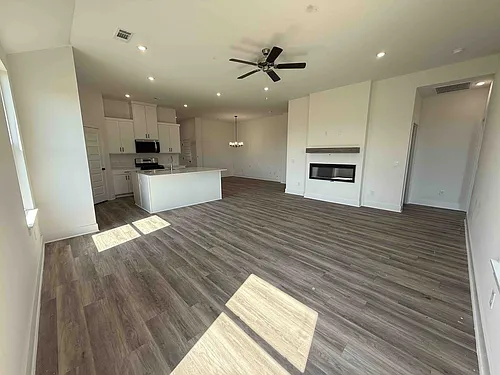 557 Arizona St Photo 1