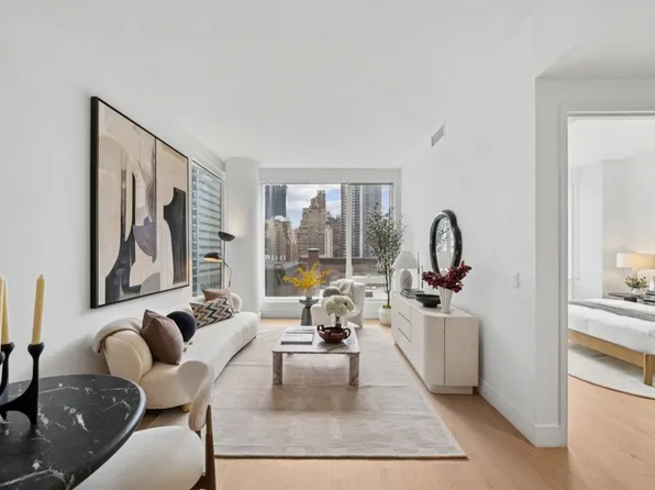 312 West 43rd Street image 6 of 32