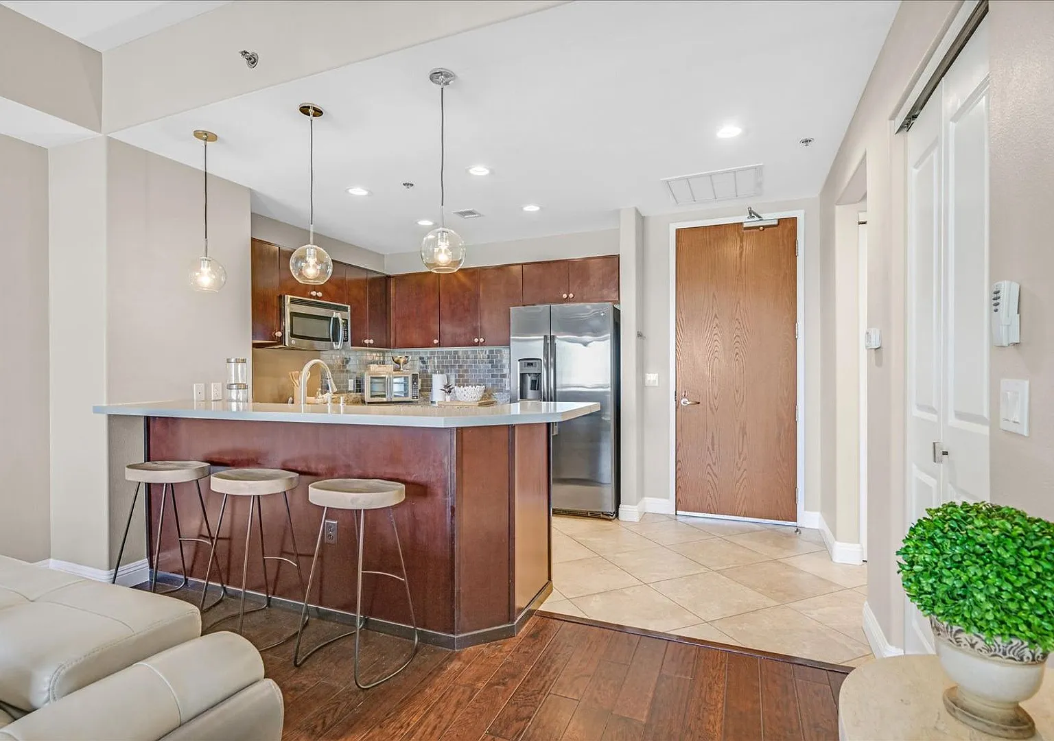 Designer Furnished Beauty at One Las Vegas! — Photo 2