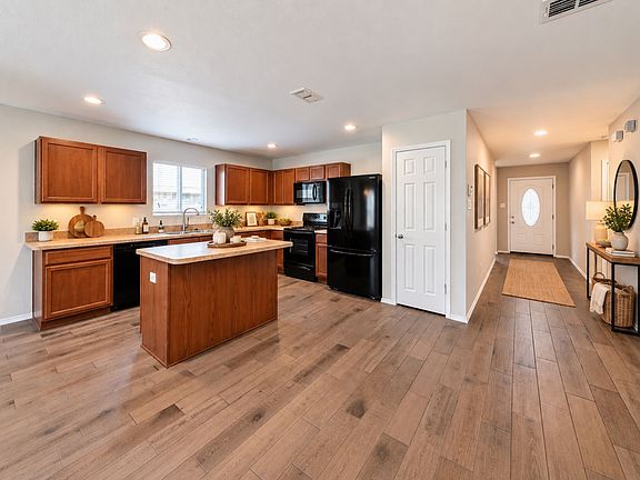 3rd image of 3007 Pinyon Pl