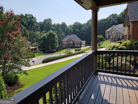 3rd image of 5840 Cool Springs Dr