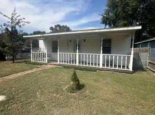 1002 E State St, Charleston, MO 63834